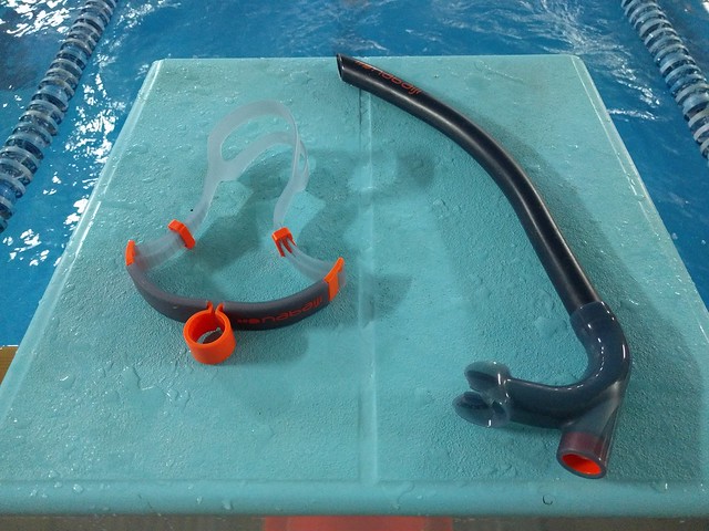 Tubo frontal natación