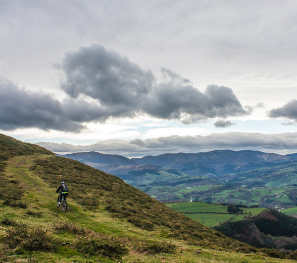 Tours de BTT por etapas en Euskadi : Tracks Euskadi, Basajaun