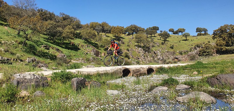 Trujillo – Cáceres con alforjas y mountain bike