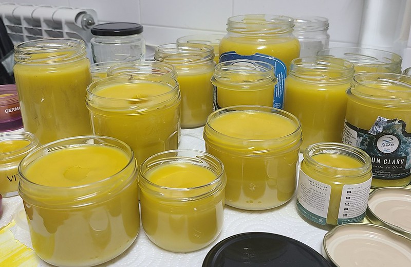 Cómo hacer crema hidratante de aceite de oliva y cera. Receta casera para diario