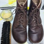 Limpieza botas de cuero Vivobarefoot con manchas.