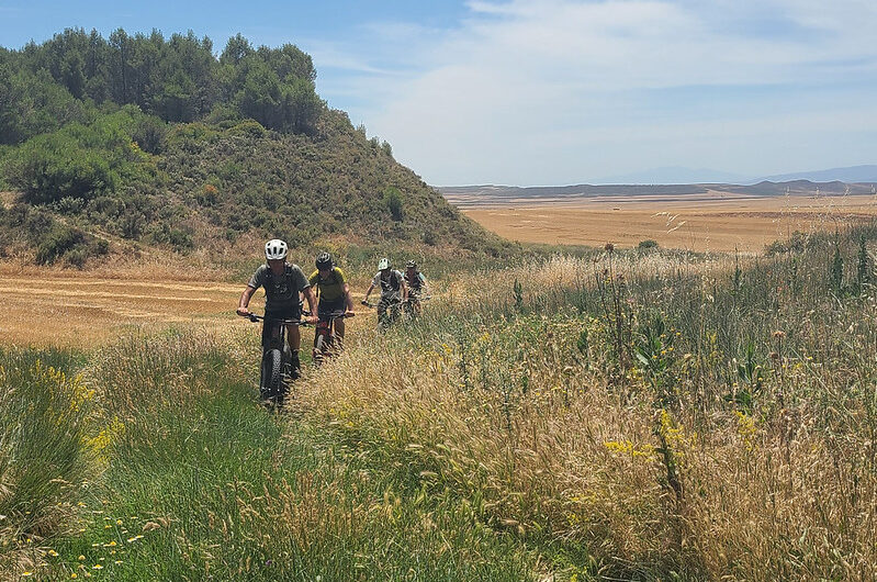 Lerin Ibaigorri BTT con Morkaiko y amanecer y surf en Deba